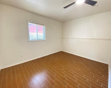 2711 Olympia Drive - Photo Thumbnail 12