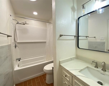 2711 Olympia Drive - Photo Thumbnail 15