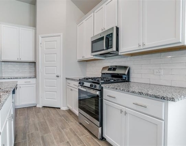 13140 Mizell Lane - Photo Thumbnail 8