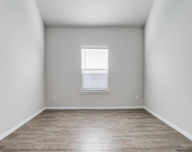 13140 Mizell Lane - Photo Thumbnail 5