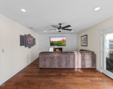 5245 E Acoma Drive - Photo Thumbnail 12