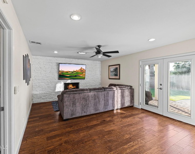 5245 E Acoma Drive - Photo Thumbnail 14