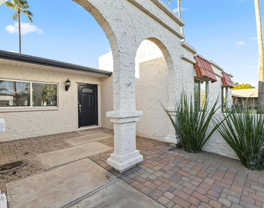 5245 E Acoma Drive - Photo Thumbnail 3
