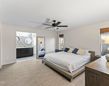 5245 E Acoma Drive - Photo Thumbnail 15