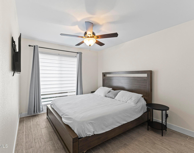 5245 E Acoma Drive - Photo Thumbnail 23