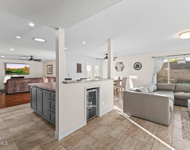 5245 E Acoma Drive - Photo Thumbnail 8