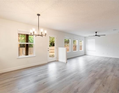 2304 Glenhaven Drive - Photo Thumbnail 12