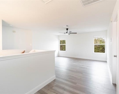 2304 Glenhaven Drive - Photo Thumbnail 17