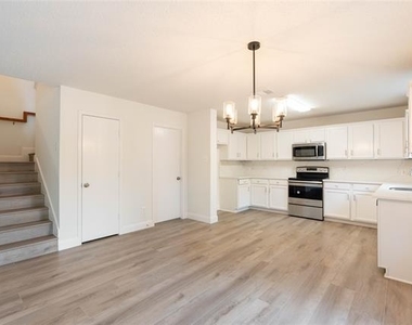 2304 Glenhaven Drive - Photo Thumbnail 10