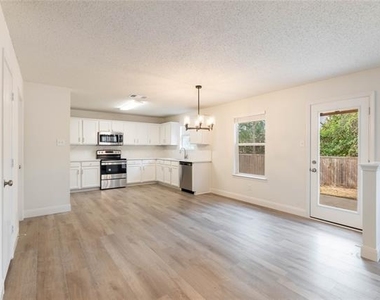 2304 Glenhaven Drive - Photo Thumbnail 9