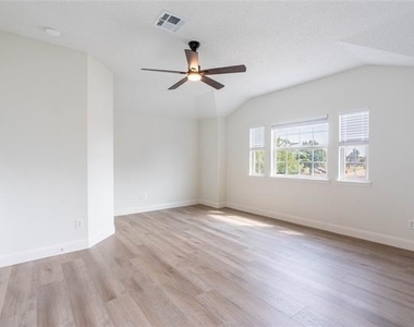 2304 Glenhaven Drive - Photo Thumbnail 19