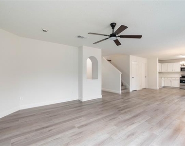 2304 Glenhaven Drive - Photo Thumbnail 8