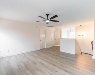 2304 Glenhaven Drive - Photo Thumbnail 15