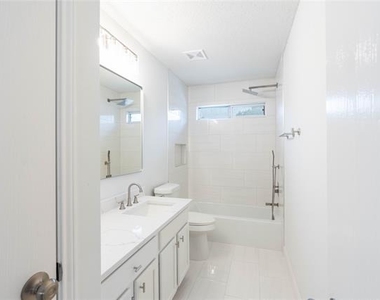 2304 Glenhaven Drive - Photo Thumbnail 22