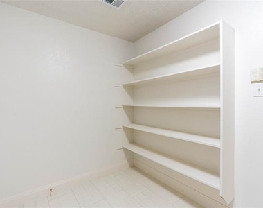 2304 Glenhaven Drive - Photo Thumbnail 14