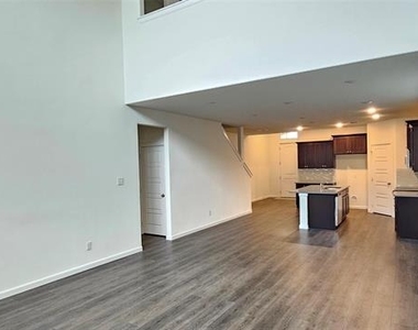 1215 Stagecoach Trail - Photo Thumbnail 8