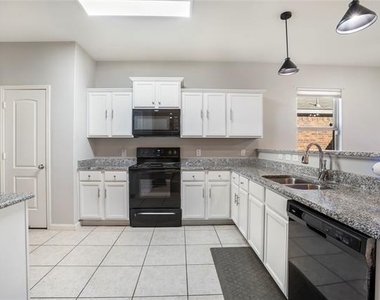 6001 Royal Gorge Drive - Photo Thumbnail 6