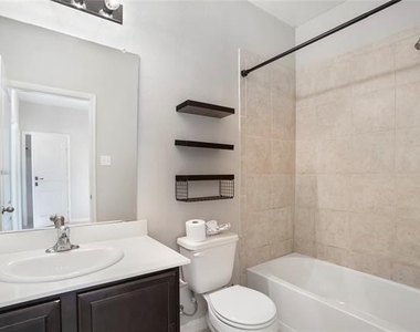 6001 Royal Gorge Drive - Photo Thumbnail 9
