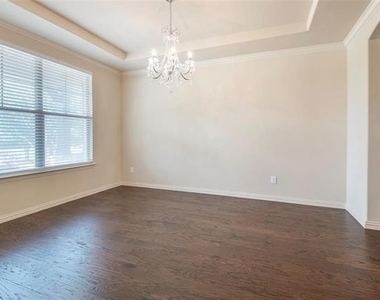 8008 Choctaw Lane - Photo Thumbnail 4
