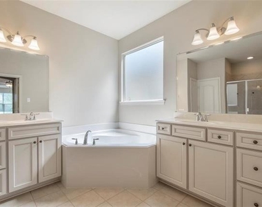 8008 Choctaw Lane - Photo Thumbnail 9