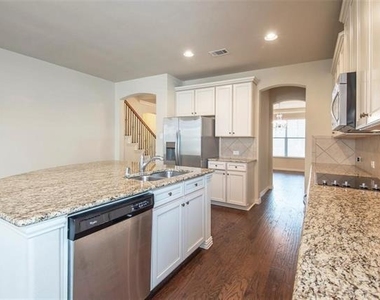 8008 Choctaw Lane - Photo Thumbnail 2