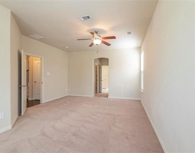 8008 Choctaw Lane - Photo Thumbnail 12
