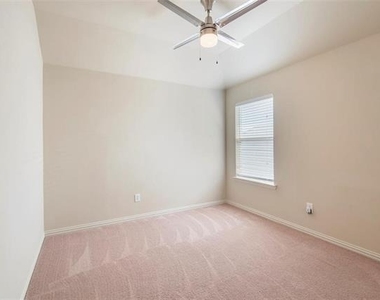 8008 Choctaw Lane - Photo Thumbnail 15