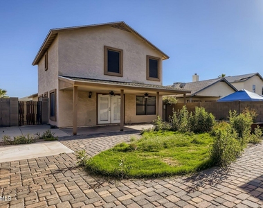 8834 W Willowbrook Drive - Photo Thumbnail 10