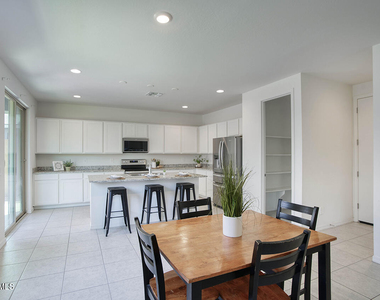 9318 E Sector Drive - Photo Thumbnail 4