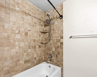 3960 Bexhill Drive - Photo Thumbnail 13