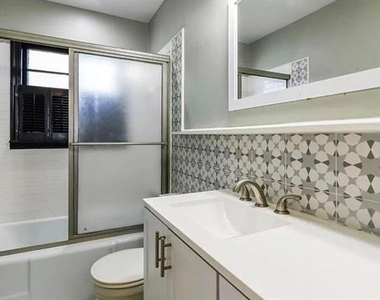 1508 N Highland Avenue - Photo Thumbnail 5