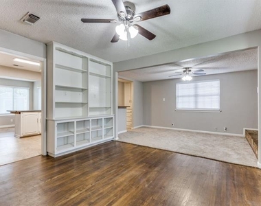 512 Bluebonnet Drive - Photo Thumbnail 2