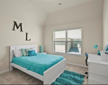 5665 Lightfoot Lane - Photo Thumbnail 22