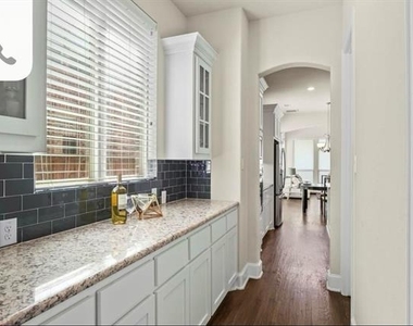 5665 Lightfoot Lane - Photo Thumbnail 9
