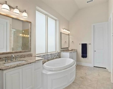 5665 Lightfoot Lane - Photo Thumbnail 15