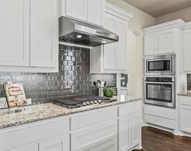 5665 Lightfoot Lane - Photo Thumbnail 2