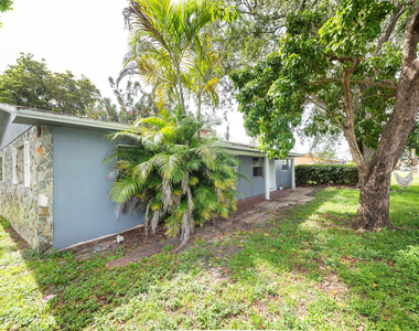 6170 Sw 43rd Street - Photo Thumbnail 14