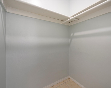 6170 Sw 43rd Street - Photo Thumbnail 9
