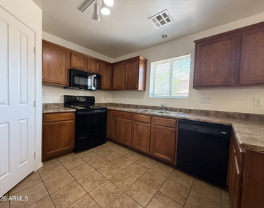 7372 W Ian Drive - Photo Thumbnail 3