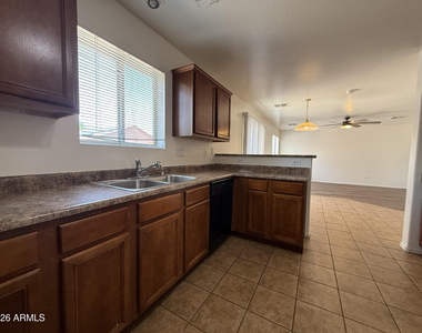 7372 W Ian Drive - Photo Thumbnail 5