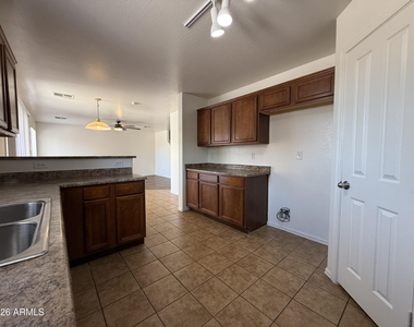 7372 W Ian Drive - Photo Thumbnail 6