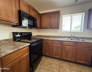 7372 W Ian Drive - Photo Thumbnail 4