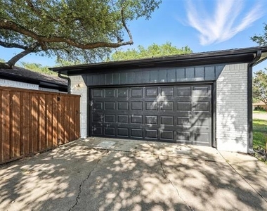 4303 Blackheath Road - Photo Thumbnail 36