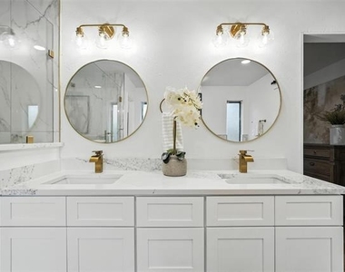 4303 Blackheath Road - Photo Thumbnail 22
