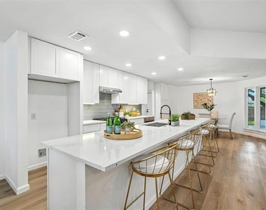 4303 Blackheath Road - Photo Thumbnail 8