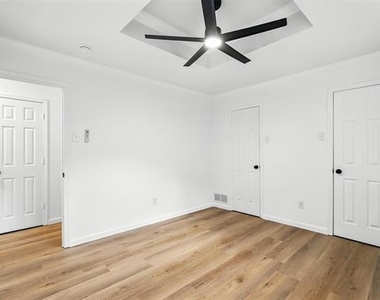 4303 Blackheath Road - Photo Thumbnail 24