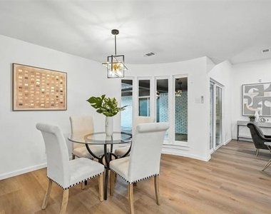 4303 Blackheath Road - Photo Thumbnail 12