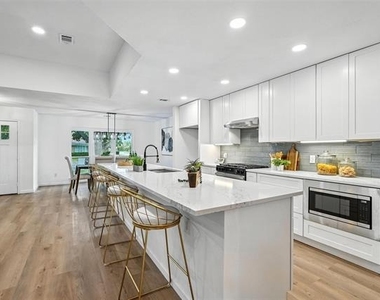 4303 Blackheath Road - Photo Thumbnail 7