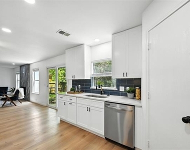 6218 Everglade Road - Photo Thumbnail 10
