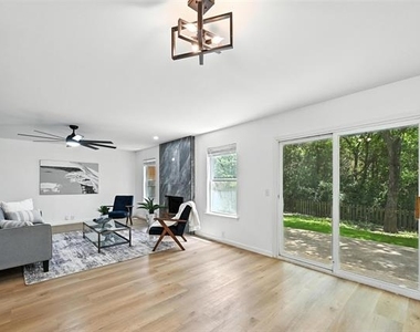 6218 Everglade Road - Photo Thumbnail 12